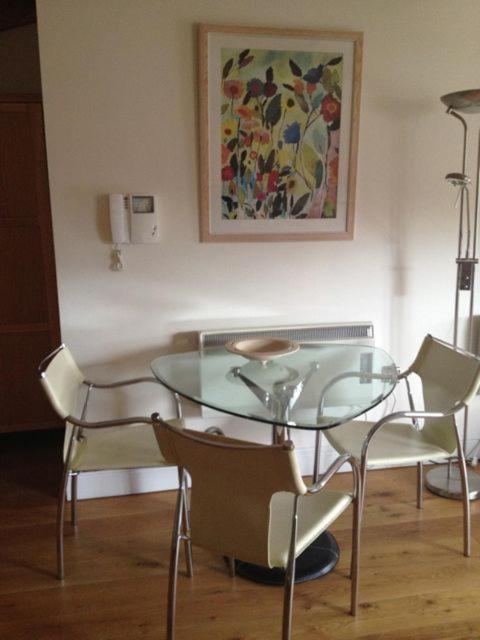 College View Apartments Cork Room photo
